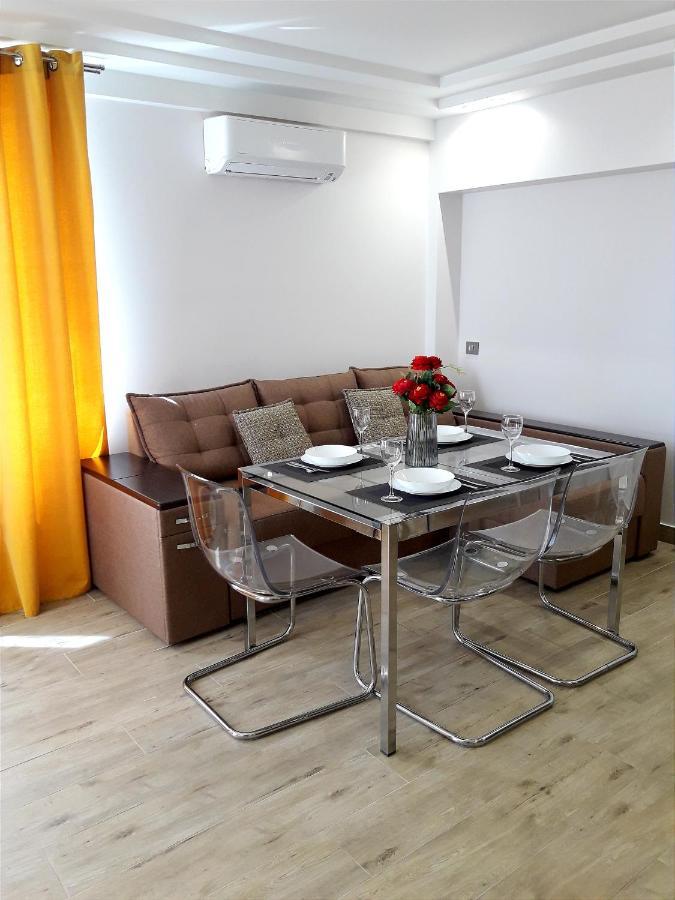 Light Apartment Center City Chisinau Exterior foto